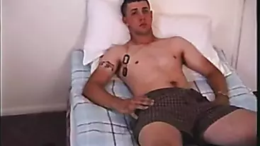 Man paid for helpjerking to soldier whit big cock and cumshot