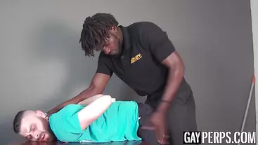 Gay janitor interracial barebacked after sucking BBC