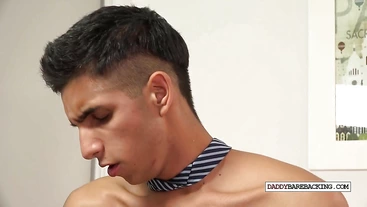 Nerdy twink latino barebacks DILF and cums in his mouth