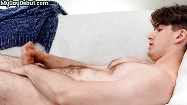 Hairybody stud jerks cock on his first amateur casting