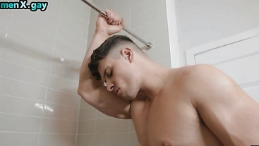 Hairy facial bottom fucked in bathroom by muscled stud