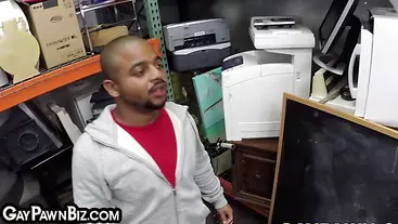 Pawnshop owner throatfucking ebony customer