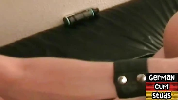 Amateur German gay fucked and mouthjizzed by BF at home