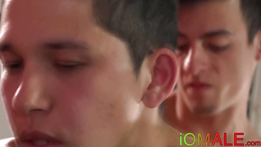 Young Latino rewarded with messy facial after barebacking