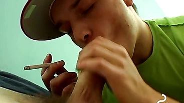 Intoxicatingly sensual smoke with mouthfucking session