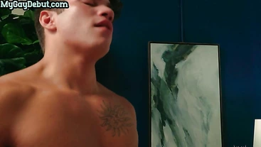 Blond debut stud barebacked on casting by cumming top