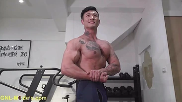 Pro muscle builder "rocky" shows off his big equipment!