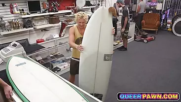 Surf dude sucks cock in pawn shop to make some money
