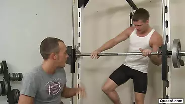 Kirk Cummings seduces his buddy in the gym with his extremely gayish way