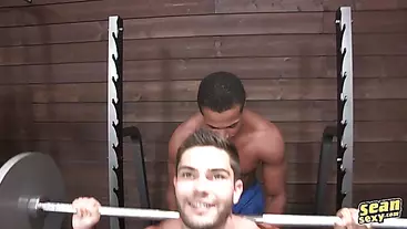 Gym Buddies blowjob and Bareback after work out
