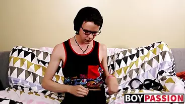 Nerdy twink Aaron Martin jacking it hard after interview