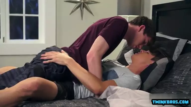 768px x 432px - Shaved twinks anal sex and facial - Gay Porn