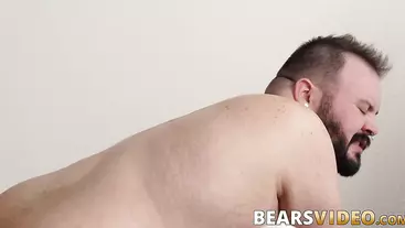 Big bear Brad Kalvo drills Dean Gauge bare after blowjobs